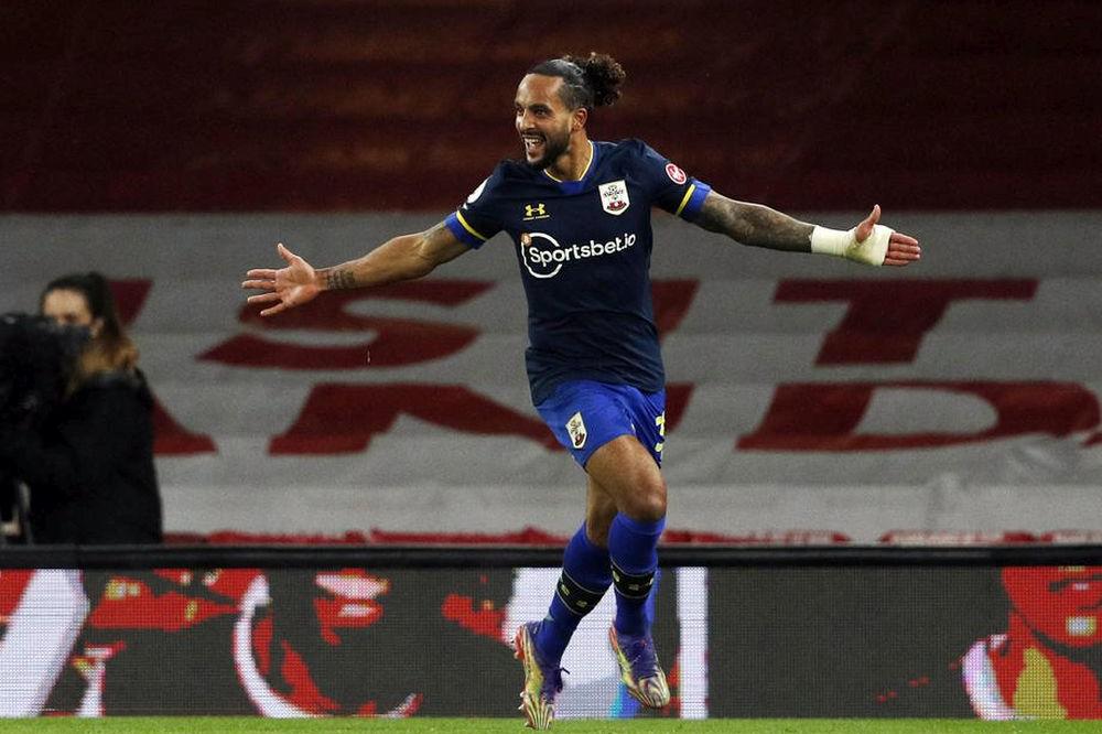 VOLKOT SE VRATIO 12 GODINA KASNIJE DA PROGONI ARTETU! Neverovatna sličnost dve fotografije sa Emirejtsa! (FOTO)