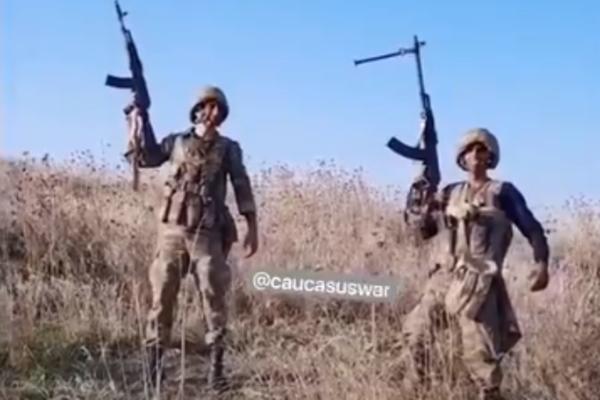 SNIMALI SE ZA TIK TOK, A ZATIM JE GRUNULA GRANATA PORED NJIH: Pojavio se neverovatan snimak (VIDEO)