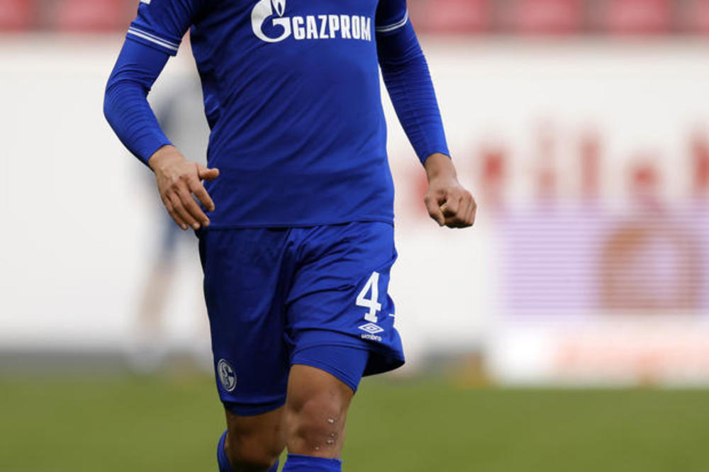 ZVANIČNO: LIVERPUL DOBIO NOVOG ŠTOPERA. Klop sa pojačanjem kreće u odbranu titule