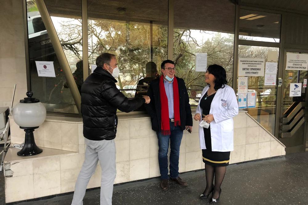 FONDACIJA FLEXITARIAN SOCIETY URUČILA POMOĆ KLINIČKIM CENTRIMA: Darivali krevete za intenzivnu negu