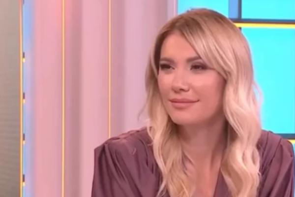 VODITELJKA BOJANA NIJE MOGLA DA SE SUZDRŽI U EMISIJI, OČI PUNE SUZA! OVA pesma je pogodila!