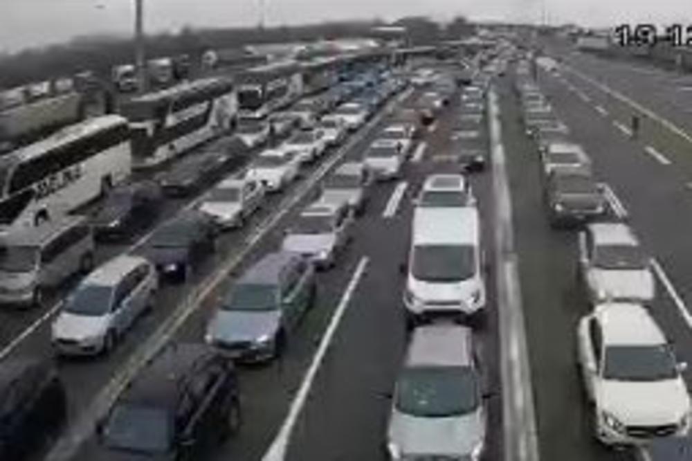 OVO JE STANJE NA GRANIČNIM PRELAZIMA: Na BATROVCIMA najveće gužve, evo koliko teretnjaci čekaju