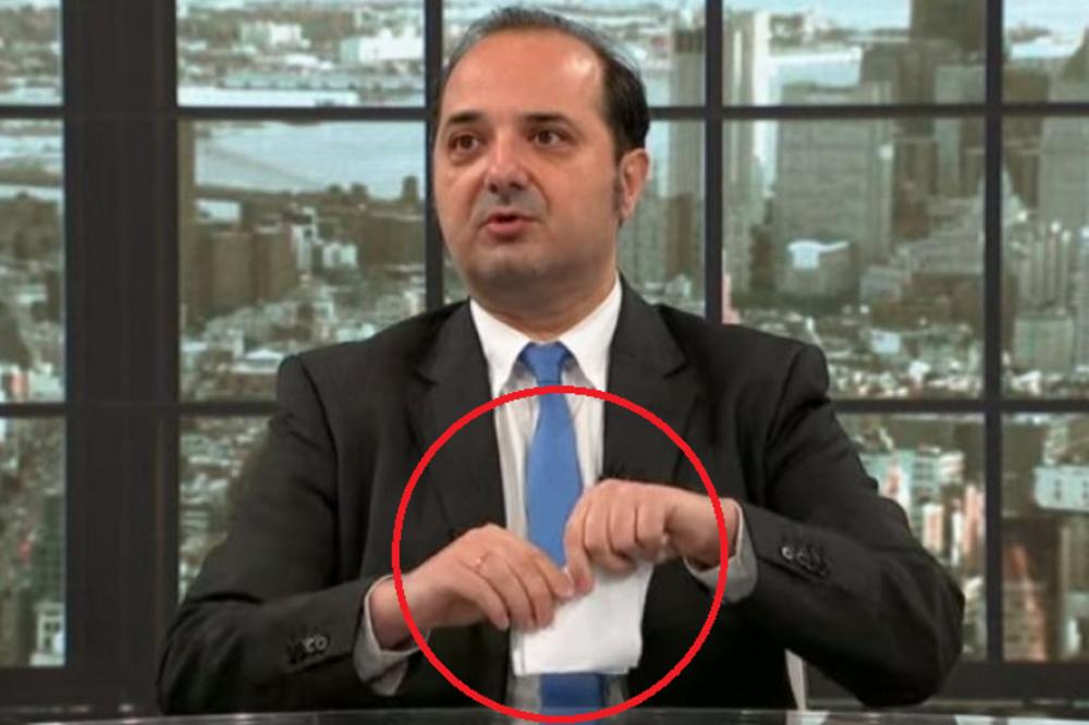 POZNATI DOKTOR ALEKSANDAR PRED SVIMA POCEPAO VAŽAN DOKUMENT ZDRAVKA KRIVOKAPIĆA: U Crnoj Gori PRETE Srbima!