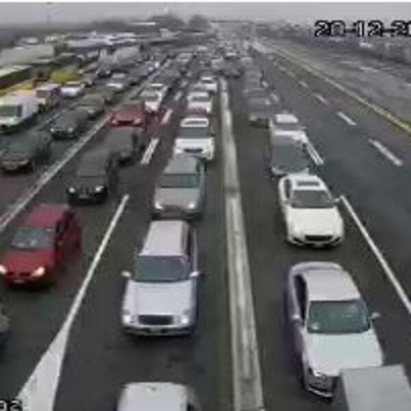 VELIKE GUŽVE NA GRANICI SA HRVATSKOM: Hiljade ljudi čekaju da uđu u Srbiju pre stupanja na snagu NOVIH MERA