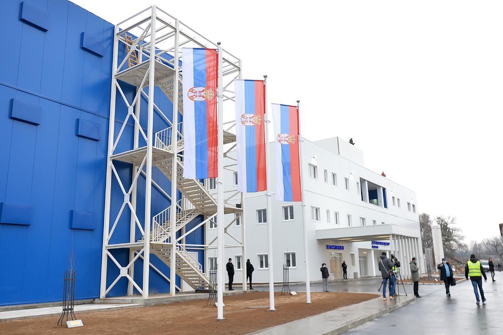U BOJAMA SRPSKE TROBOJKE: Ovako izgleda nova kovid bolnica u Kruševcu koja se upravo otvara! (FOTO GALERIJA)