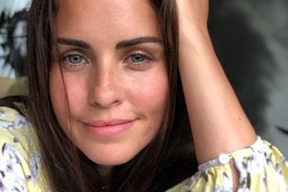 ČUVENA GLUMICA JE PRVO IZGUBILA ČLANA PORODICE, A SADA JU JE ZADESILA JOŠ JEDNA TRAGEDIJA! Preteško joj je!