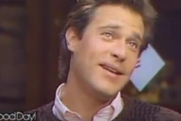 ŽENE SU LUDELE ZA OVIM GLUMCEM PRE 30 GODINA! A kada vidite kako izgleda sa 65, POLUDEĆETE I VI!