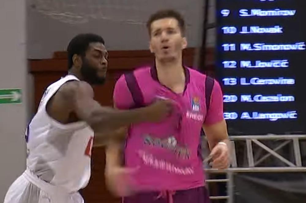 AMERIKANCU IZ BUDUĆNOSTI IZREČENA KAZNA ZBOG UDARANJA SRPSKOG KOŠARKAŠA: Divljački i iz čista mira nasrnuo! (VIDEO)