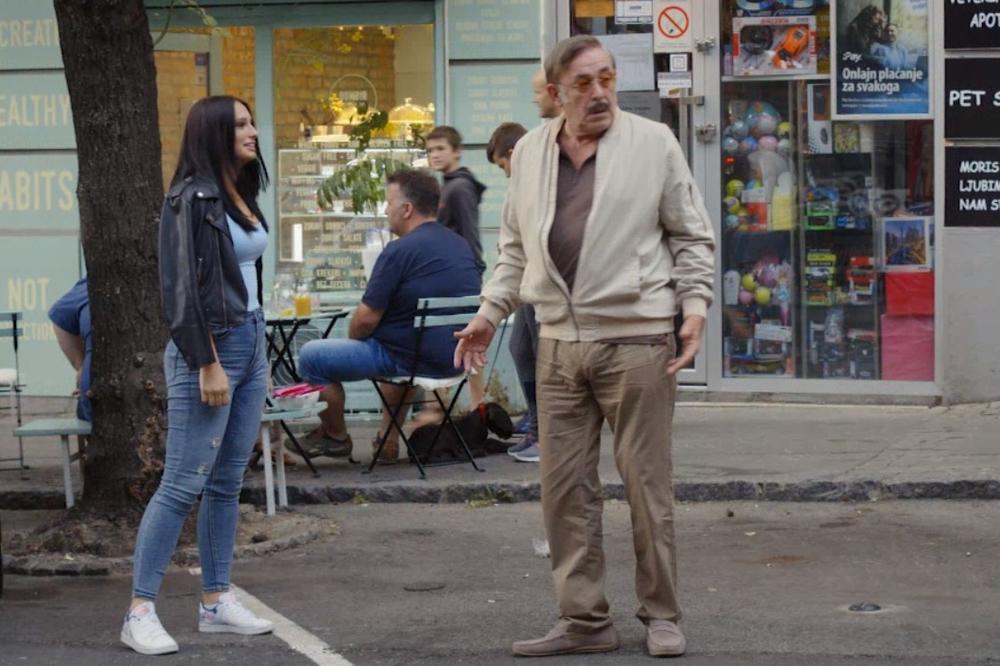 „ZLATNI DANI“ DONOSE NEVEROVATNE ZAPLETE: Deda Tasi kradu auto, Macin plan škodi Laletu, a dve tašte su se srele!