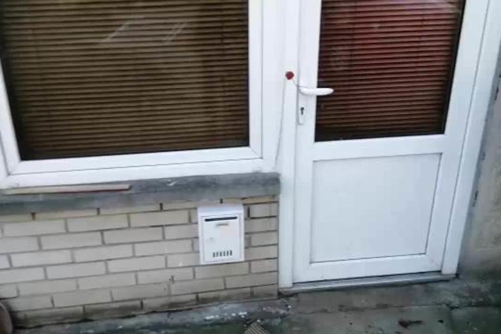 SNIMAK SA MESTA UŽASA! U ovom stanu je pronađena mrtva žena na Čukarici, vlasnik zvao policiju, pričao nepovezano