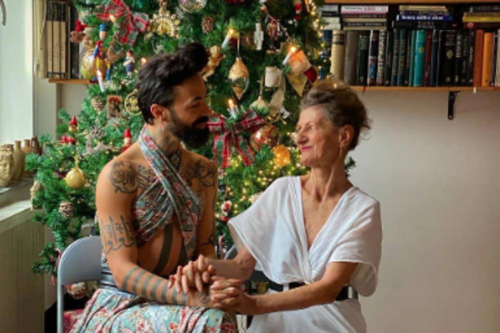 POZNATI PEVAČ PROLAZI KROZ JEZIVU DRAMU! Majka mu imala TUMOR, pa tešku OPERACIJU, a sada se oglasio OVIM rečima!