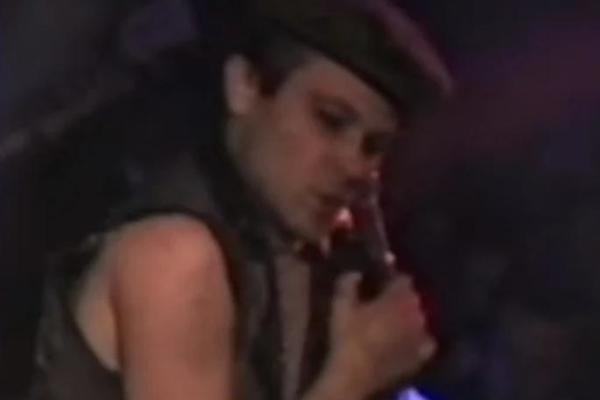 OVO JE NAJSVIREPIJI MUZIČAR SA NAŠE ESTRADE! Ubio je ČOVEKA, a na nastupima se sekao ŽILETIMA i STAKLOM! (VIDEO)