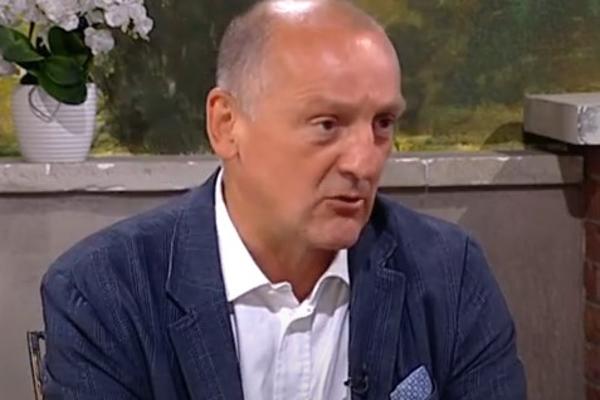 MUŠKARCI VODE PARALELNE ŽIVOTE, A EVO KAKO VARAJU! Naš privatni detektiv otkriva sve o PRELJUBAMA tokom KORONE!