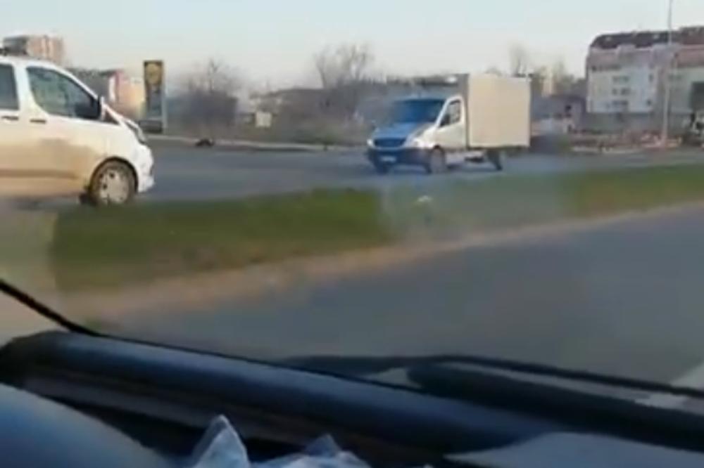 SRBINE, GDE ĆEŠ? Batica u Novom Sadu 'ladno vozio u  SUPROTNOM SMERU, dobro je pa nema mrtvih! (VIDEO)