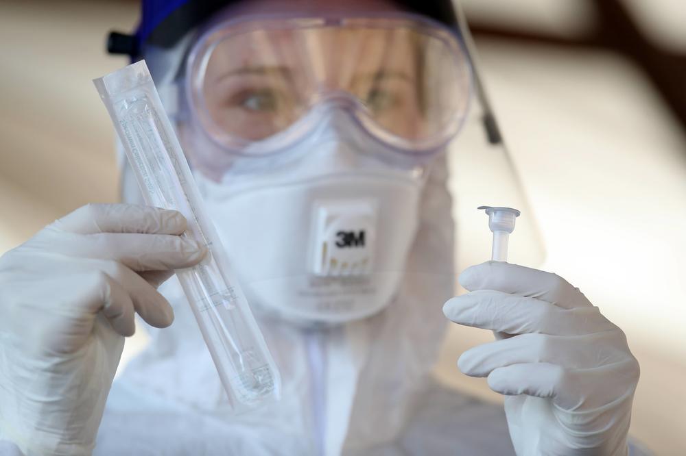 POZITIVNO JOŠ 1.787, UMRLO 35: Na respiratoru je 229 pacijenata, ljudi, DRŽITE DISTANCU I NOSITE MASKE!