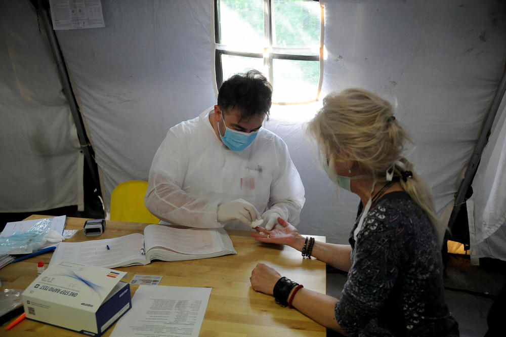 POČELA VAKCINACIJA I U HRVATSKOJ: ONA je prva primila vakcinu, evo šta je poručila!