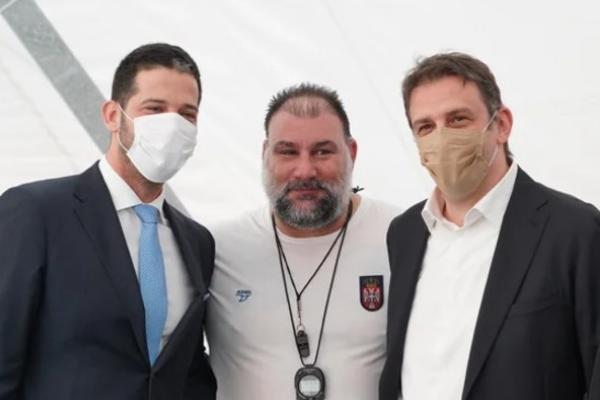 MINISTAR UDOVIČIĆ SA VATERPOLO REPREZENTACIJOM: Moderniji balon na bazenu SC "MILAN GALE MUŠKATIROVIĆ"!