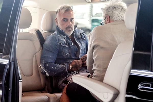 PLEJBOJ DEKA STIGAO U SRBIJU I VAKCINISAO SE! MILIONER i Instagram zvezda otišao na Sajam, POKAZAO VRH TELO