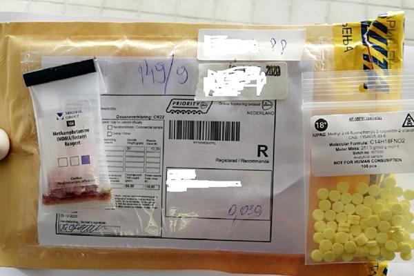 NOVOGODIŠNJI PAKETIĆI PUNI DROGE! Holanđanin koristio dečju igračku, maštovit je bio i Nemac, pošiljke stigle u NS