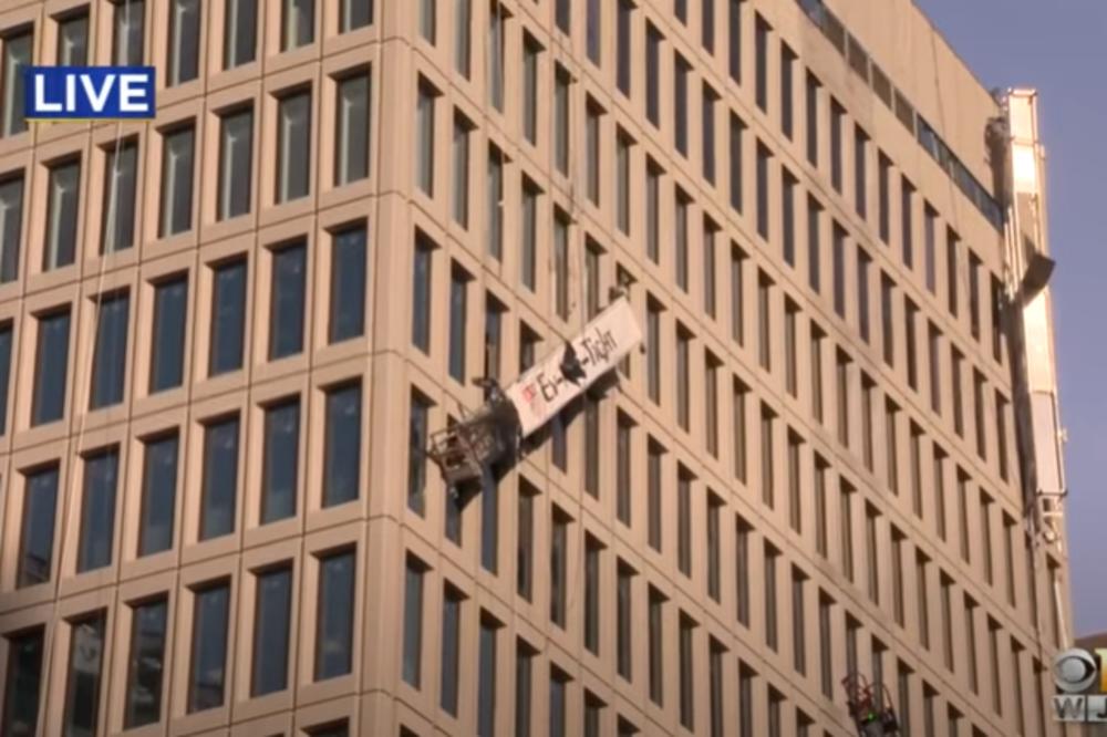 EKSPLOZIJA U CENTRU BALTIMORA: Urušio se krov zgrade gasne kompanije! (VIDEO)