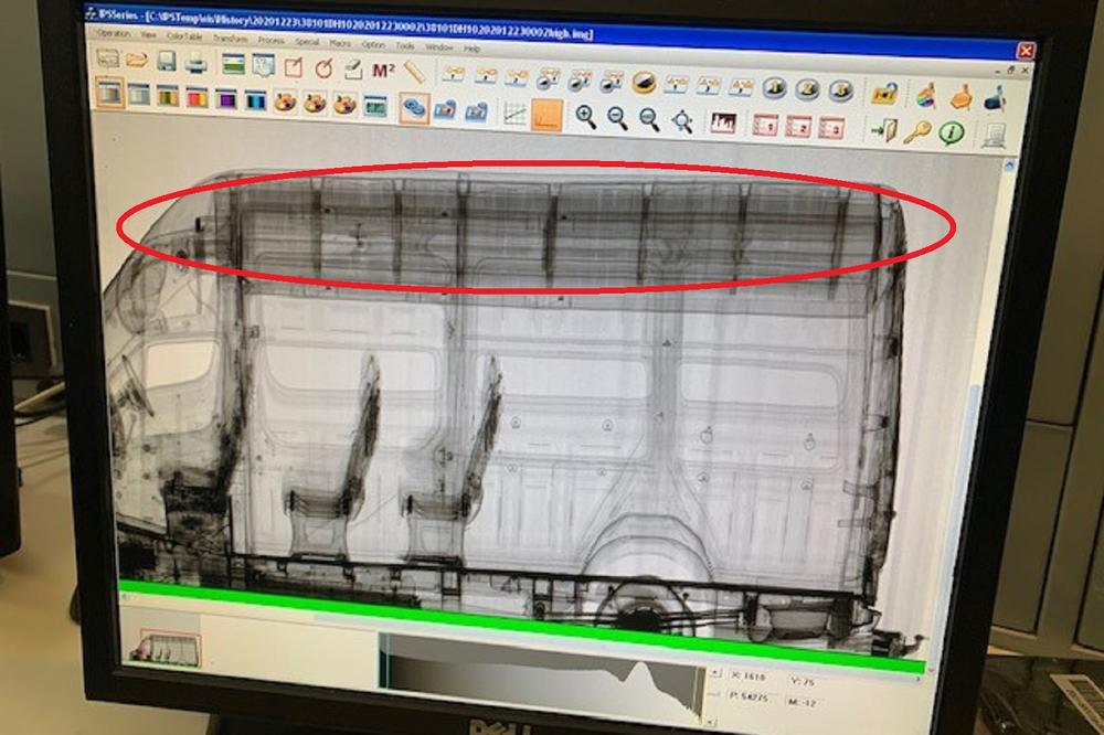 CARINSKI PAS NERON IMA NEPOGREŠIV NJUH! Uspeo je da na Kelebiji razbije neviđeni šverc! (FOTO)