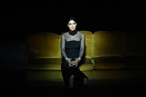 OVAKO JE MONIKA BELUČI IZGLEDALA PRE 20 GODINA: Fotografija otkriva čuvenu LEPOTICU u sasvim drugačijem svetlu!