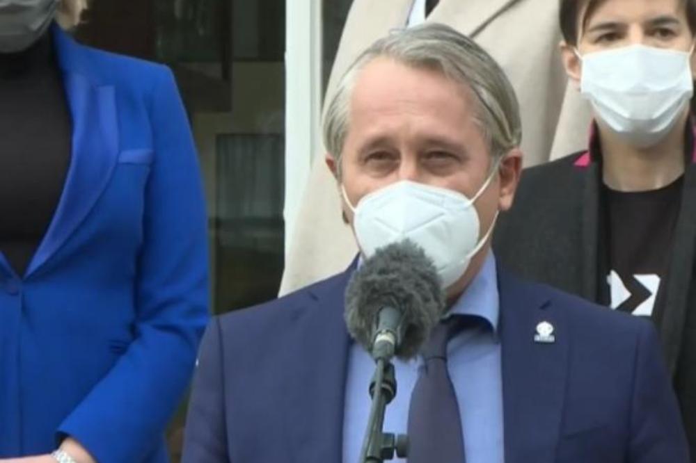 I DIREKTOR AGENCIJE ZA LEKOVE JE IMAO ŠTA DA KAŽE O VAKCINI PROTIV KORONE: Za njih je imao posebne reči hvale