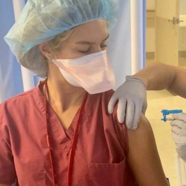 SRPSKI LEKARI ZAPOSLENI U AMERICI POSLALI PORUKU SVIMA U SRBIJI: Konstatovali smo se i... REČ JE O FAJZER VAKCINI!