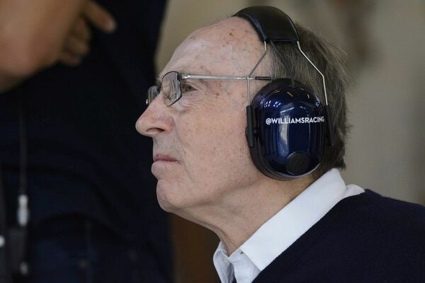 SER FRENK VILIJAMS PUŠTEN NA KUĆNO LEČENJE: Legenda Formule 1 napustio bolnicu!