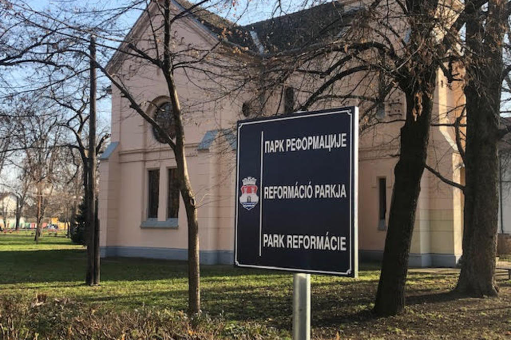 PANČEVO POTVRDILO DA JE MULTIETNIČKA SREDINA KOJA UVAŽAVA RAZIČITOSTI: U Vojlovici postavljene VIŠEJEZIČNE TABLE!