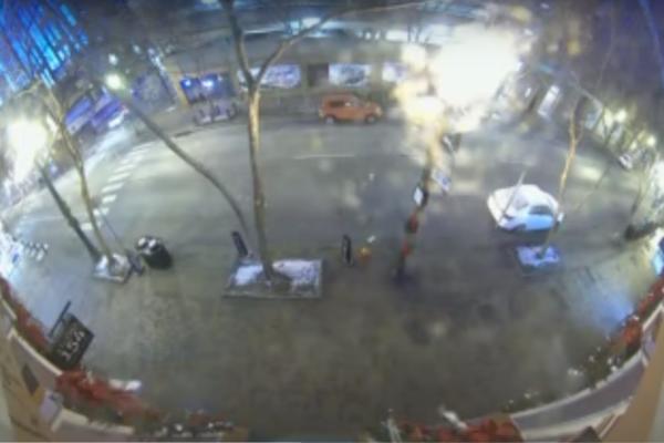 KAMERE ZABELEŽILE JEZIVU SCENU U SAD: Sa razglasa odjeknula poruka: Ovo vozilo ima bombu,evakuišite se! (VIDEO)