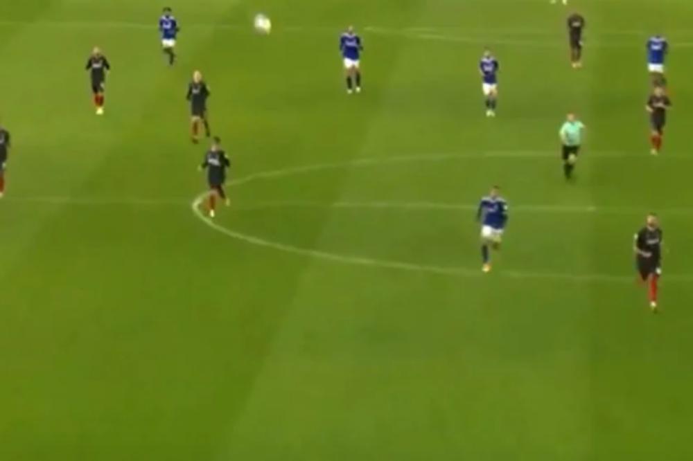 GLEDAŠ LI OVO, STANKOVIĆU DEJANE?! Božićno čudo u Engleskoj, dade ga čovek sa 50 METARA! (VIDEO)