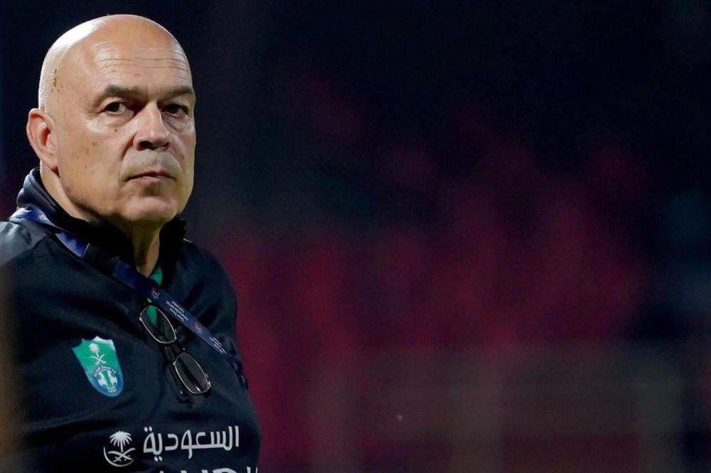 ŠALKE DOVEO JOŠ JEDNOG TRENERA: Četvrti trener ove sezone! Može li da spasi brod koji je već do pola potonuo?!