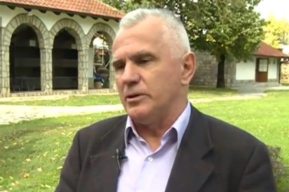 NOVI SKANDAL TRESE SRBIJU: Priština zabranila ulazak na Kosovo Miloradu Arlovu, koji je nosio DECI PAKETIĆE!