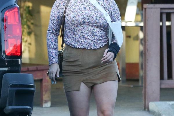 NEKADA JE BILA NAJLEPŠA ŽENA NA SVETU: A sada su je snimili ispred prodavnice, SVI SU U ŠOKU! (FOTO)