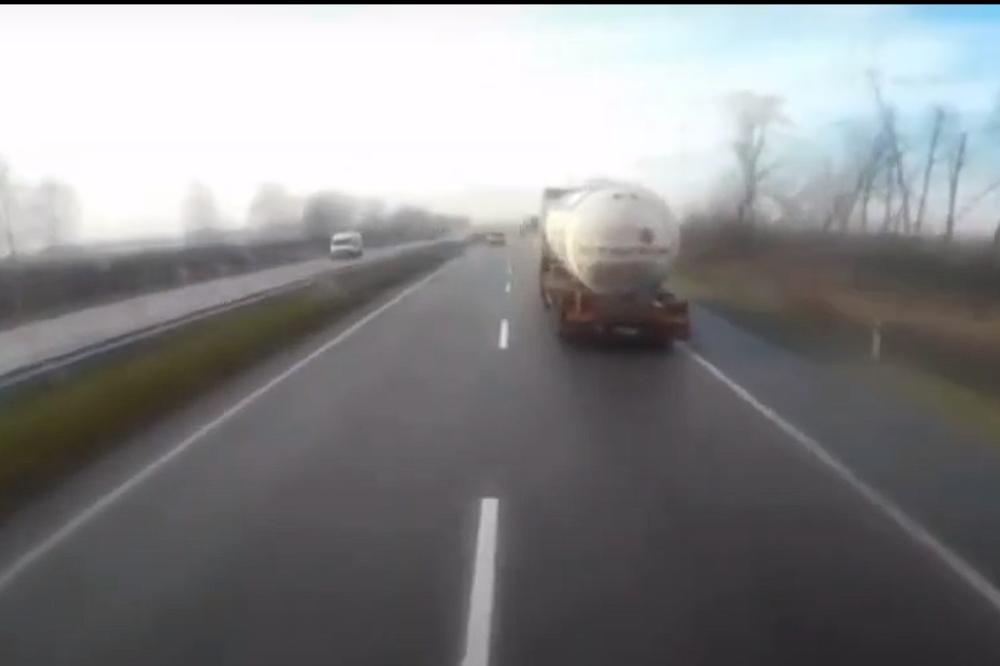 ČULA SE JAKA EKSPLOZIJA, A ONDA JE KAMION SLETEO SA PUTA! Ne gledajte ovaj snimak ako imate SLAB ŽELUDAC!