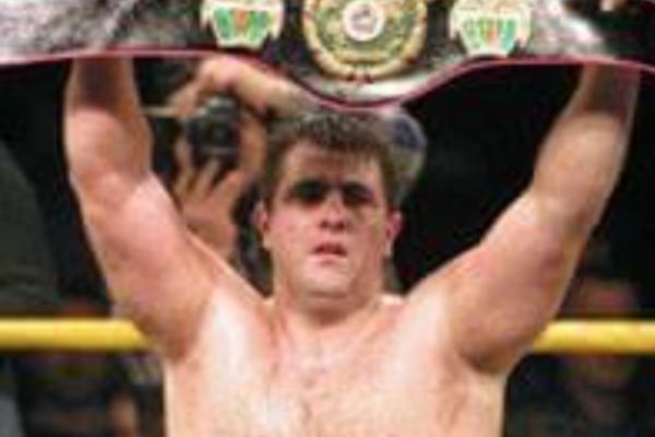 DOMINIRAO U RINGU, A NA ULICI VAŽIO ZA OZBILJNU FACU: Opaki BOKSER uzdigao čuvenog ŠLJUKU, a PO OVOJ FERKI ga PAMTE