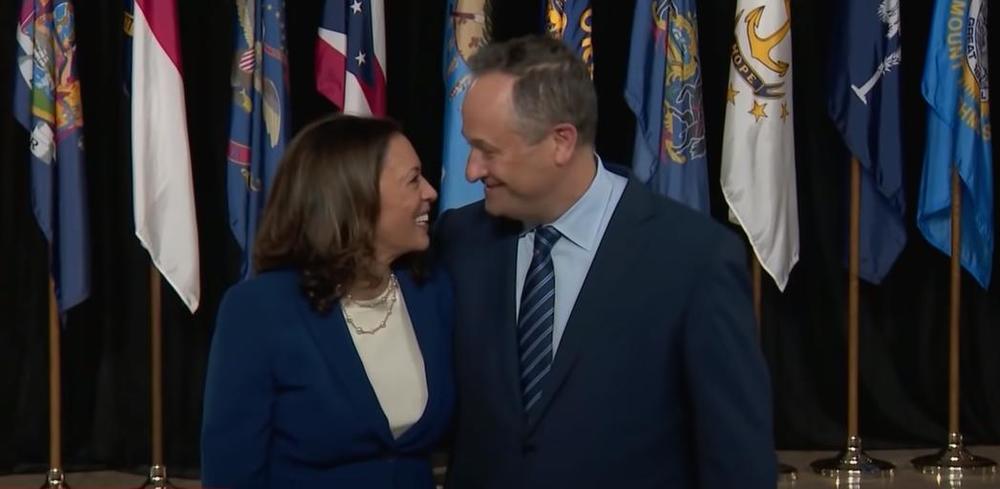 Kamala Haris, Dag Hofman