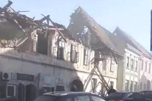 LJUDI NAVALILI NA RUŠEVINE DA SE SLIKAJU: Ovo što rade posle zemljotresa je veoma opasno!