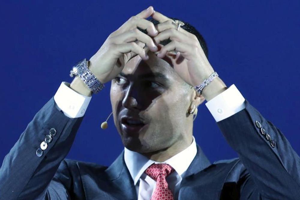 SAMO 6 TAKVIH POSTOJI NA SVETU: Kristijano Ronaldo nosi sat sa 600 dijamanata! Bolje da ne znate koliko košta!