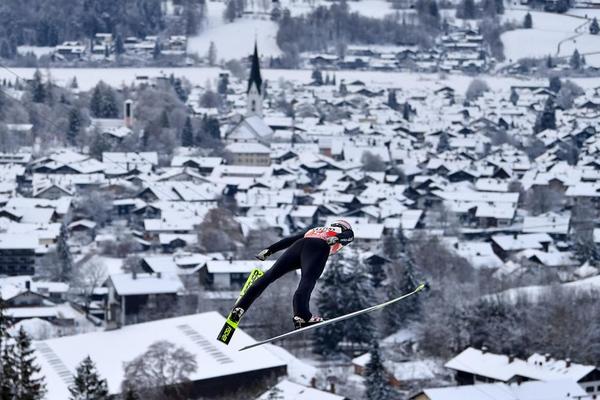 POČELA NOVOGODIŠNJA TURNEJA ČETIRI SKAKAONICE: Karl Gajger okončao 2020. pobedom u Oberstdorfu!