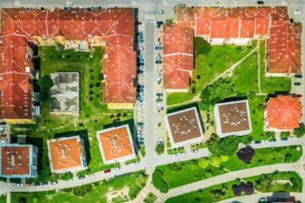 NOVI SAD GLAVNA TEMA NA DRUŠTVENIM MREŽAMA: Slike prelepih zgrada poznatog kvarta delila cela Srbija (FOTO)