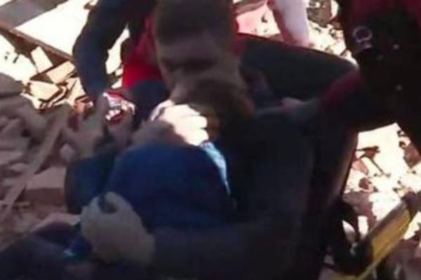 Evakuiše se kasarna u Petrinji sa više od 400 osoba!