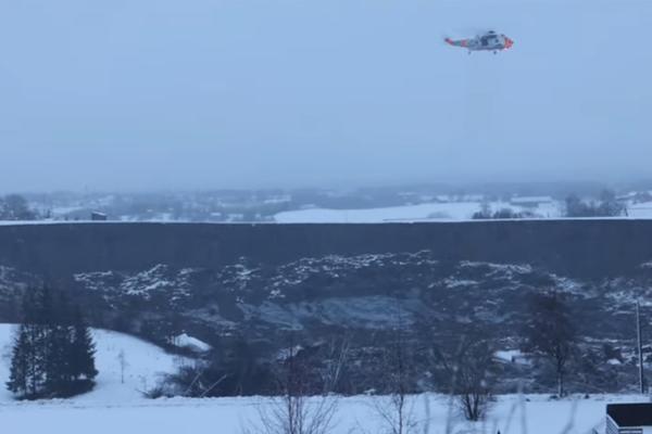 KLIZIŠTE PROGUTALO VIŠE OD 10 ZGRADA Pronađeno telo na jugu Norveške, policija traga za preživelima