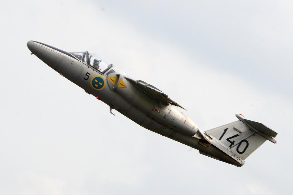 OVAJ LEGENDARNI AVION JE UPRAVO ISPRAĆEN U PENZIJU! Imao je skoro 245.000 intervencija! (VIDEO)