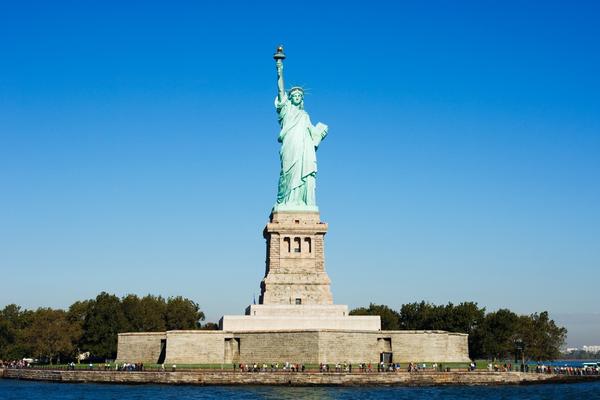 KOLIKO ZAISTA KOŠTA STATUA SLOBODE? Njujork tajms ju je pre 140 godina nazvao BACANJEM NOVCA, koliko su POGREŠILI!