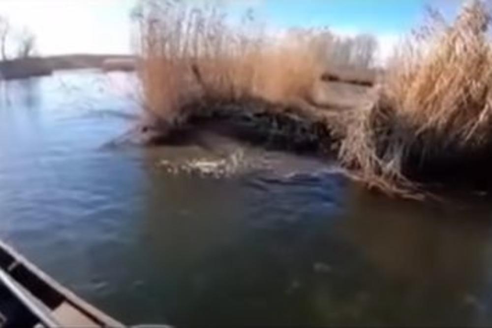 RIBAR SNIMIO MOMENAT ZEMLJOTRESA U PETRINJI DOK JE BIO NA JEZERU: Od ZVUKA se ledi krv u žilama! (VIDEO)