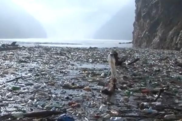 KATASTROFA NA NAJLEPŠOJ SRPSKOJ RECI! Ovo što vidite je GOMILA OTPADA, još desetine hiljada kubika DOLAZE! (VIDEO)