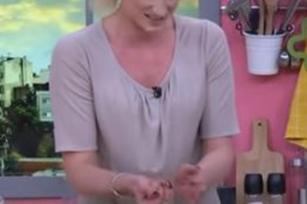 NAŠLA GA U KONTEJNERU I ODNELA KUĆI! Poznata srpska glumica šokirala sve na šta je kolega nagovorio!