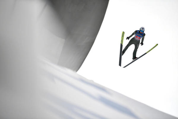 KAMIL ŠTOH POČISTIO INSBRUK: Na korak je od trijumfa na Četiri skakaonice!